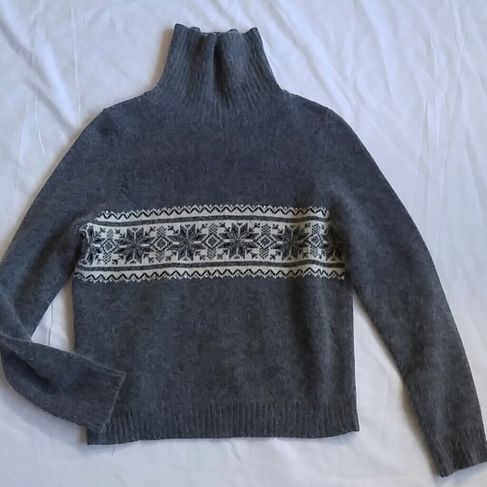 Sweater - Picture 4 of 6